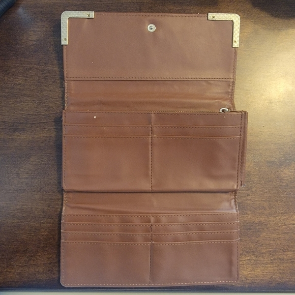 38. BCBG paris brown wallet with imperfections - Picture 3 of 5